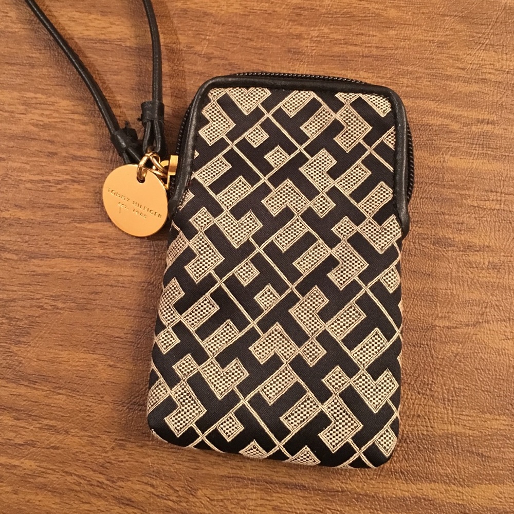 Authentic Tommy Hilfiger Wristlet